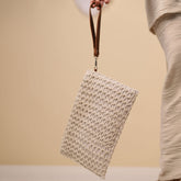 ساسي ساك - أبيض مائل للصفرة